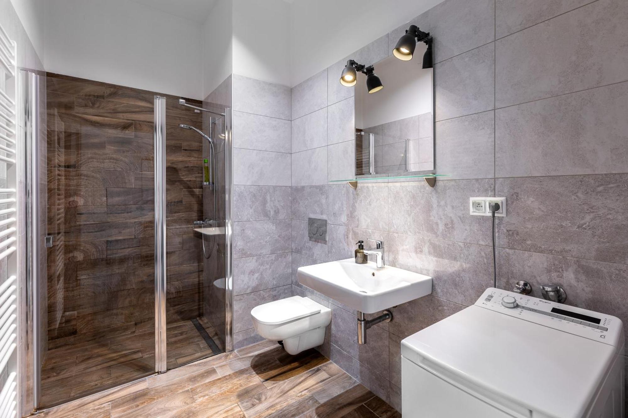 Skackava - Beautiful New Apartment In Direct Centrum, 24H Self Check-In Banská Bystrica Dış mekan fotoğraf